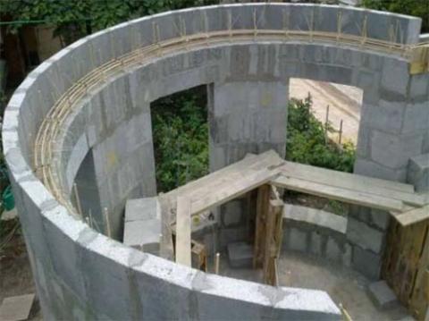 Чи можна використовувати арматуру при кладці стін?